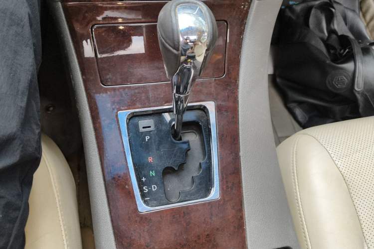Used Lexus ES 2010 240 Elegant Edition Gear Lever