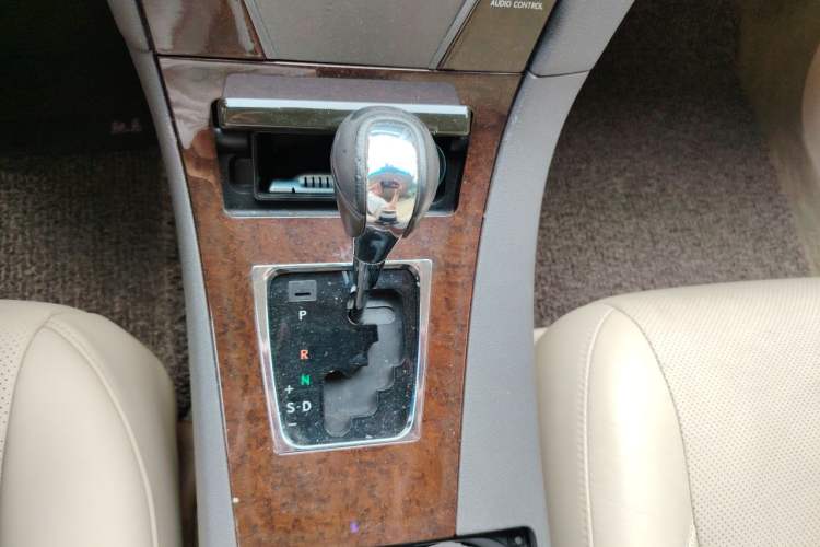 Used Lexus ES 2010 240 Elegant Edition Gear Lever
