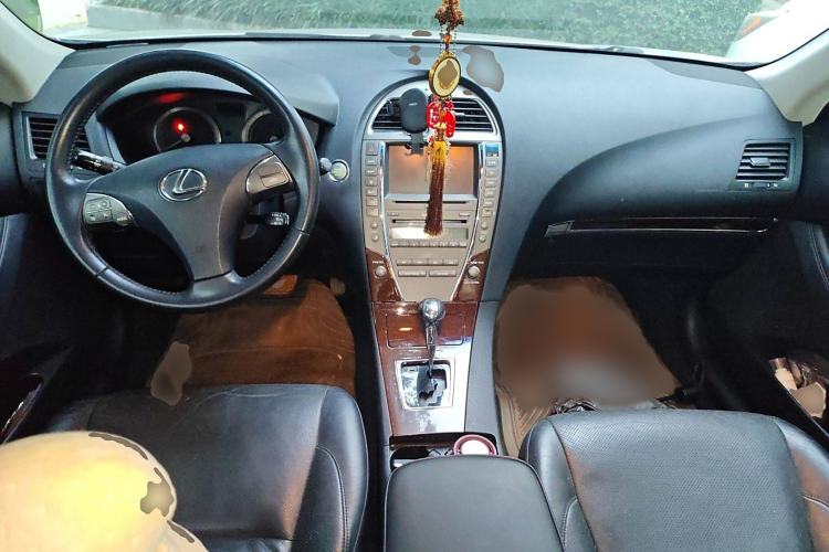 Used Lexus ES 2010 240 Elegant Edition Interior 2