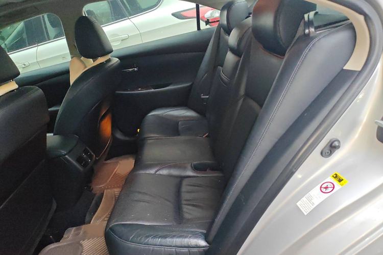 Used Lexus ES 2010 240 Elegant Edition Interior 4