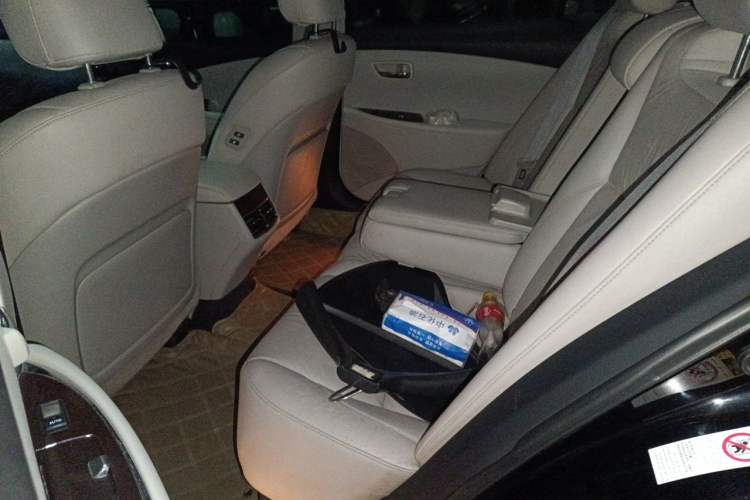 Used Lexus ES 2010 240 Luxury Edition Left Rear Seat