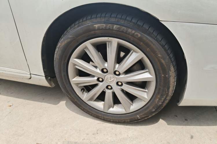 Used Lexus ES 2010 240 Luxury Edition Right Front Wheel Hub