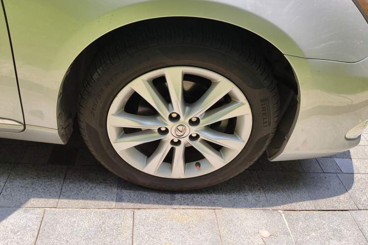Used Lexus ES 2010 240 Elegant Edition Right Front Wheel Hub