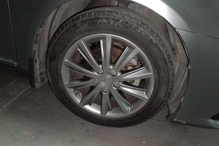 Used Lexus ES 2010 240 Luxury Edition Right Front Wheel Hub