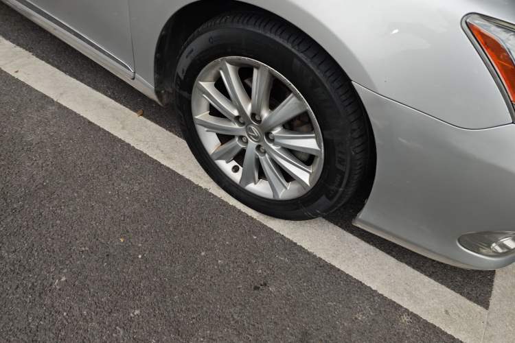 Used Lexus ES 2010 350 Prestige Edition Right Front Wheel Hub