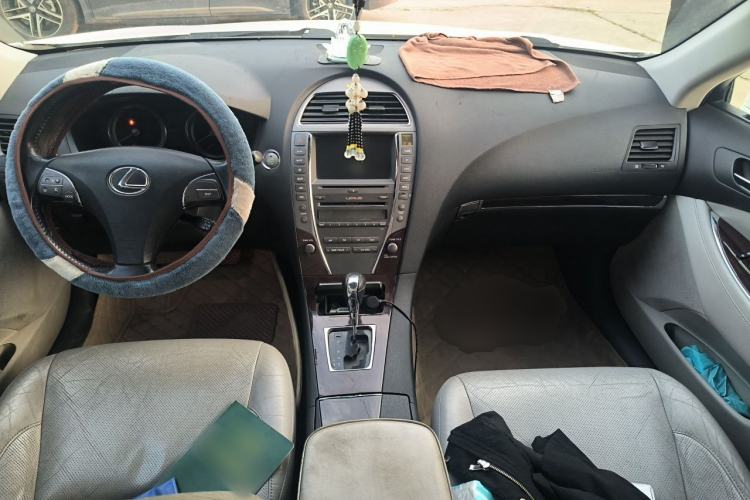 Used Lexus ES 2010 240 Elegant Edition Center Console
