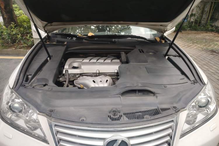 Used Lexus ES 2010 240 Elegant Edition Engine Bay