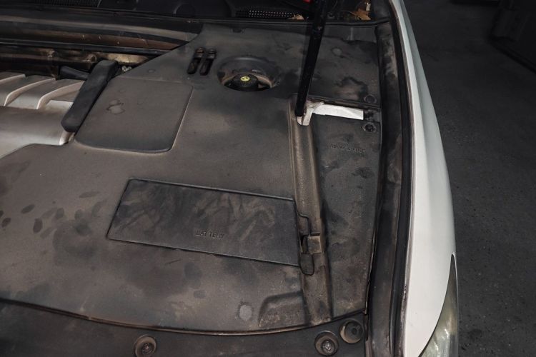 Used Lexus ES 2010 240 Elegant Edition Engine Bay Left