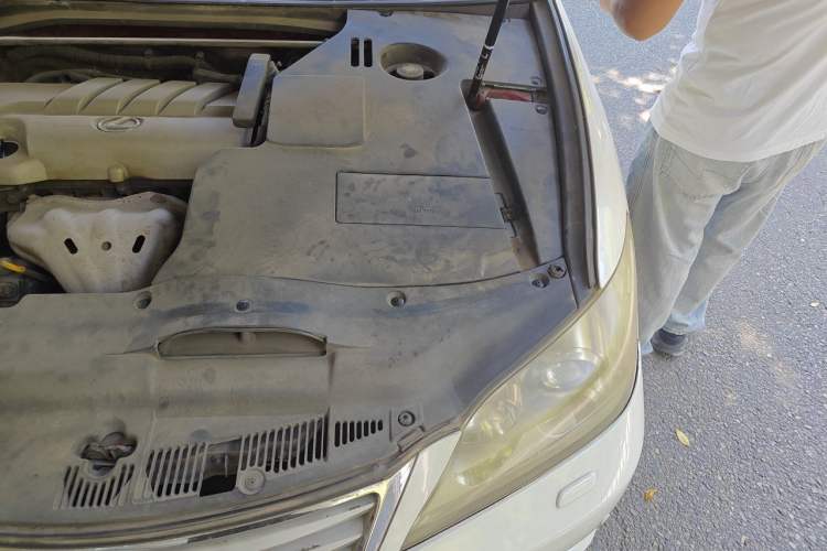 Used Lexus ES 2010 240 Elegant Edition Engine Bay Left