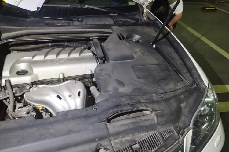 Used Lexus ES 2010 240 Elegant Edition Engine Bay Left