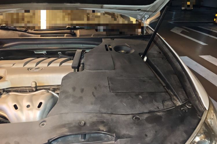 Used Lexus ES 2010 240 Elegant Edition Engine Bay Left