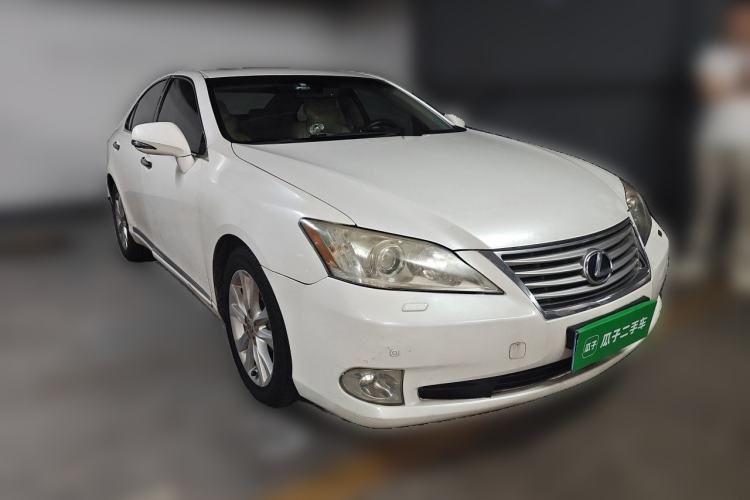 Used Lexus ES 2010 240 Elegant Edition Front Right 45 Deg