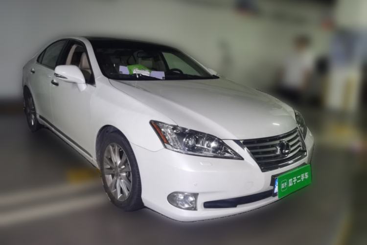 Used Lexus ES 2010 240 Elegant Edition Front Right 45 Deg
