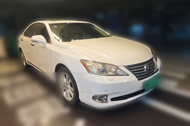 Used Lexus ES 2010 240 Elegant Edition Front Right 45 Deg