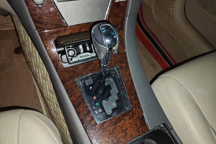 Used Lexus ES 2010 240 Elegant Edition Gear Lever