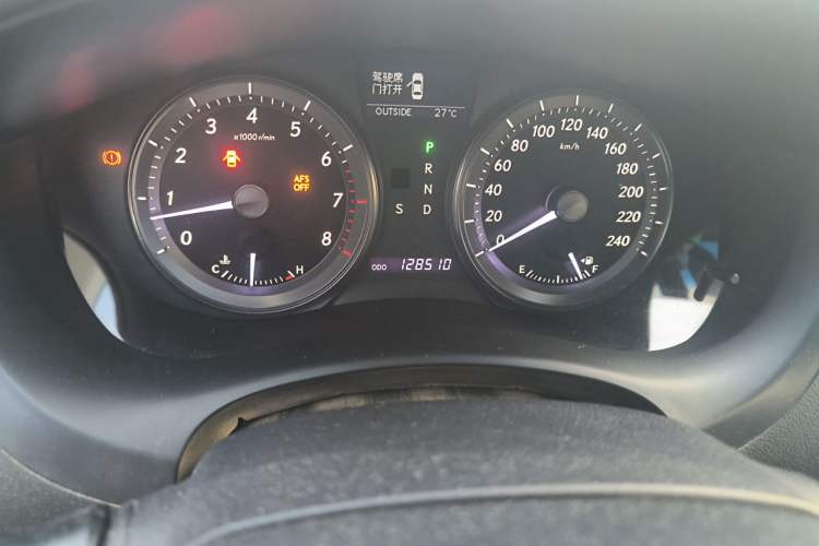Used Lexus ES 2010 240 Elegant Edition Odometer Close Up