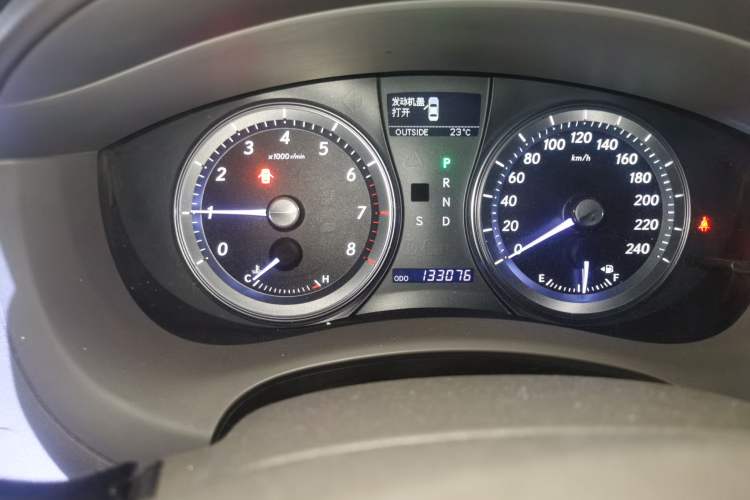 Used Lexus ES 2010 240 Elegant Edition Odometer Close Up