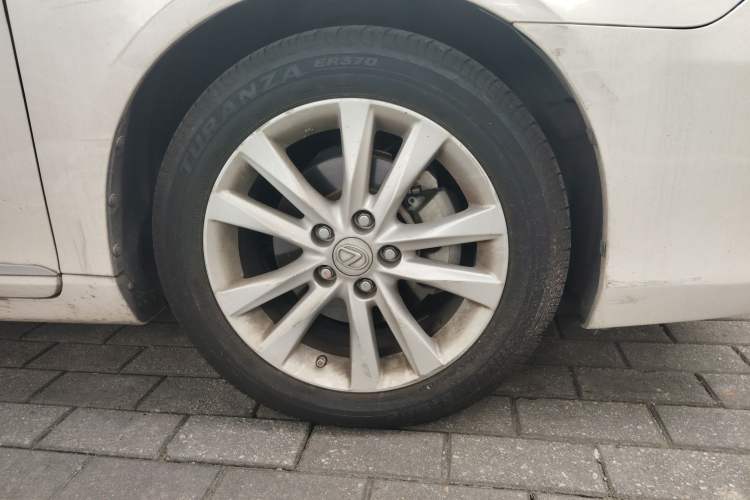 Used Lexus ES 2010 240 Elegant Edition Right Front Wheel Hub