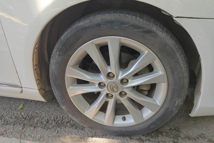 Used Lexus ES 2010 240 Elegant Edition Right Front Wheel Hub