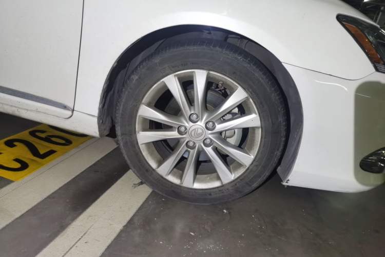 Used Lexus ES 2010 240 Elegant Edition Right Front Wheel Hub