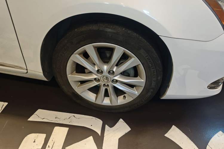 Used Lexus ES 2010 240 Elegant Edition Right Front Wheel Hub