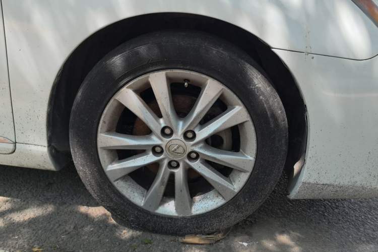 Used Lexus ES 2010 240 Elegant Edition Right Front Wheel Hub