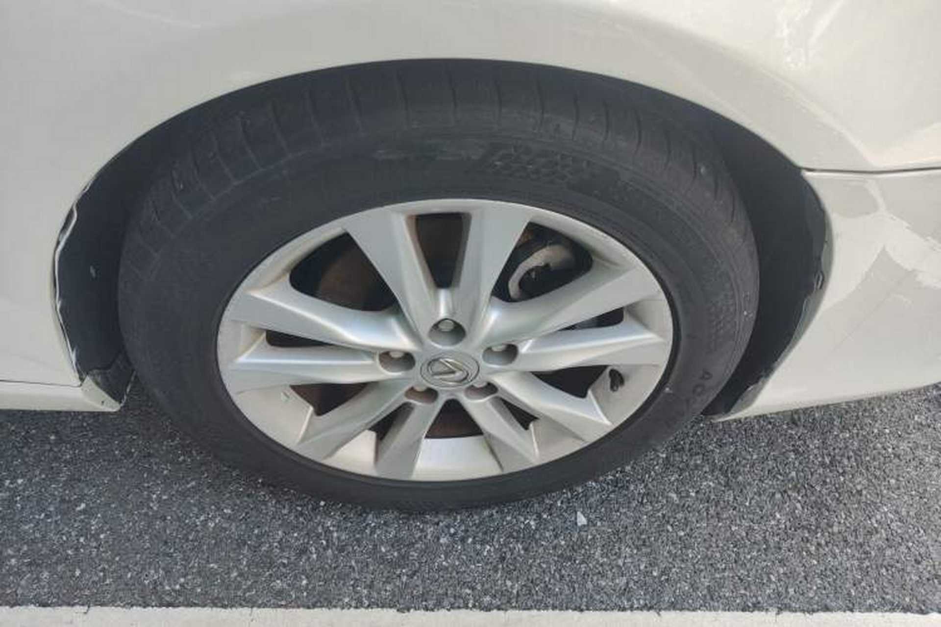 Used Lexus ES 2010 240 Luxury Edition Right Front Wheel Hub