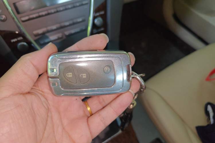 Used Lexus ES 2010 240 Elegant Edition Vehicle Key