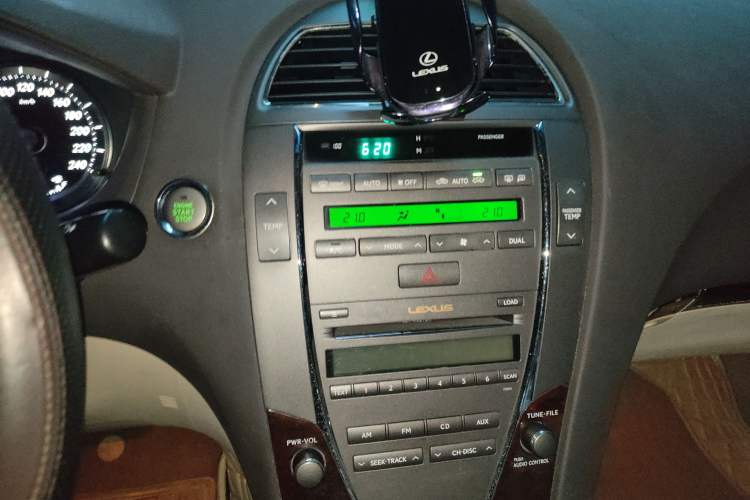 Used Lexus ES 2010 240 Elegant Edition Audio And AC Panel