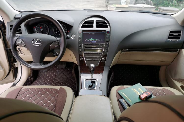 Used Lexus ES 2010 240 Elegant Edition Center Console