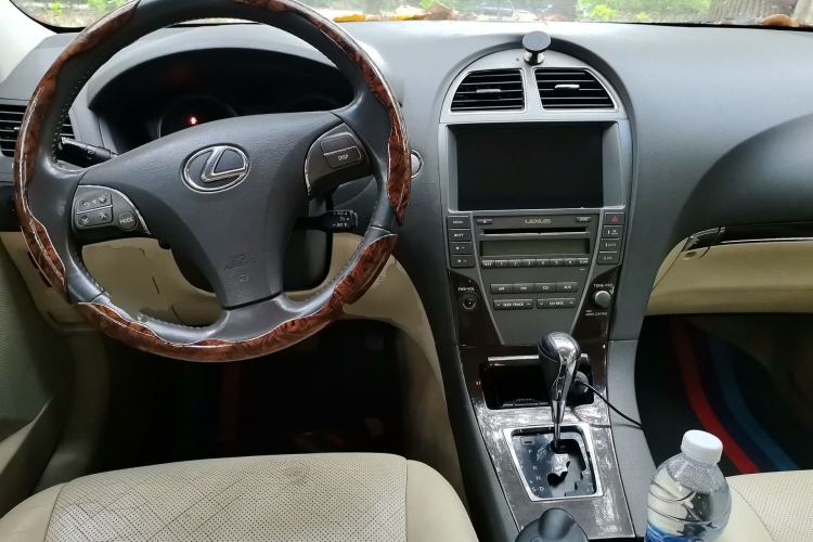 Used Lexus ES 2010 240 Elegant Edition Center Console