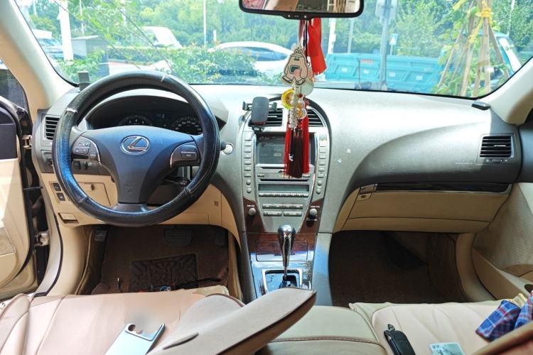 Used Lexus ES 2010 240 Elegant Edition Center Console