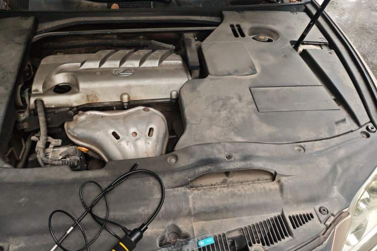 Used Lexus ES 2010 240 Elegant Edition Engine Bay Left