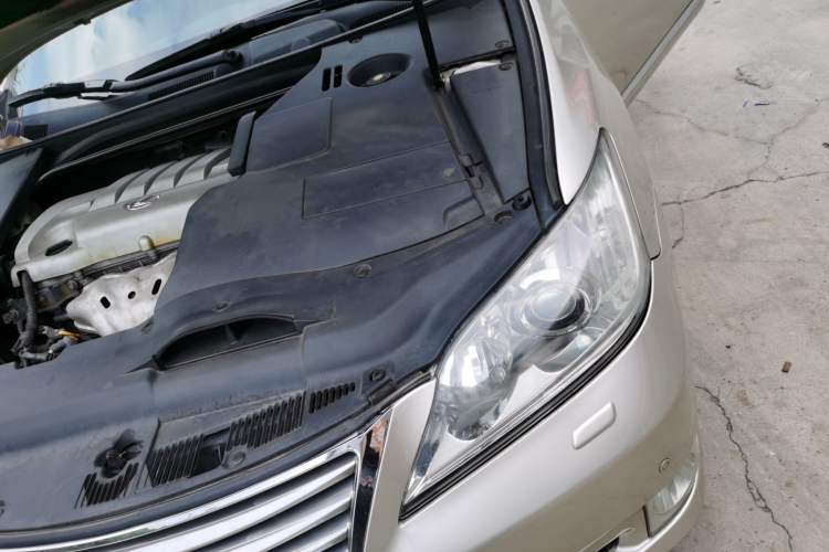 Used Lexus ES 2010 240 Elegant Edition Engine Bay Left