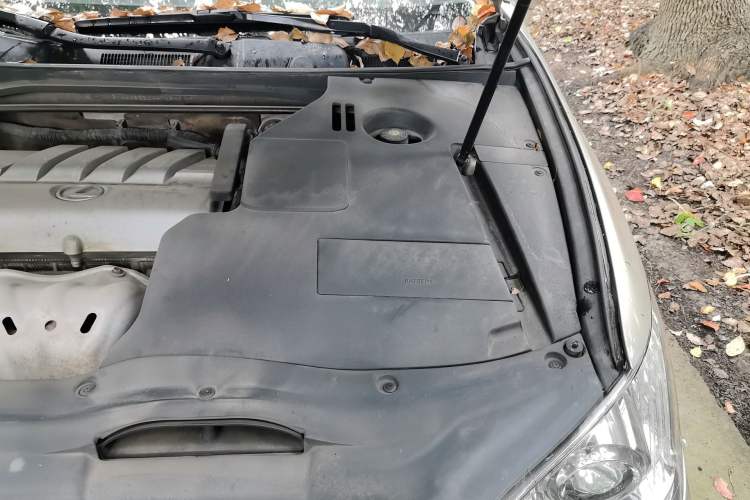 Used Lexus ES 2010 240 Elegant Edition Engine Bay Left