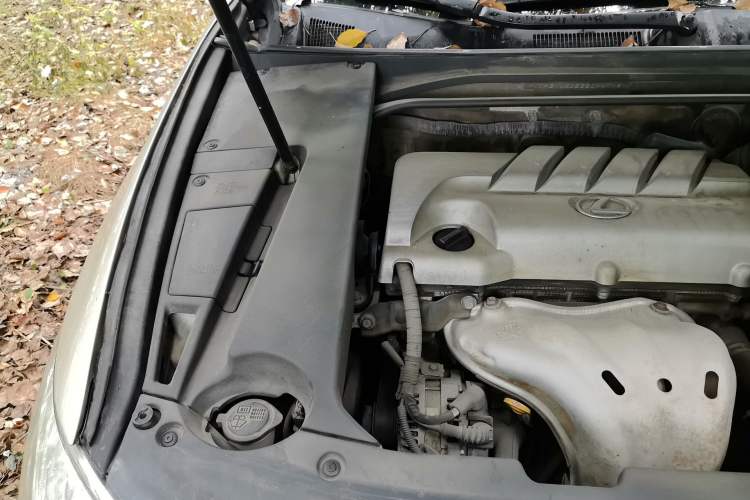 Used Lexus ES 2010 240 Elegant Edition Engine Bay Right