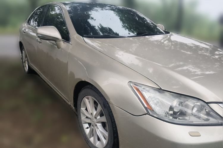 Used Lexus ES 2010 240 Elegant Edition Front Right 45 Deg