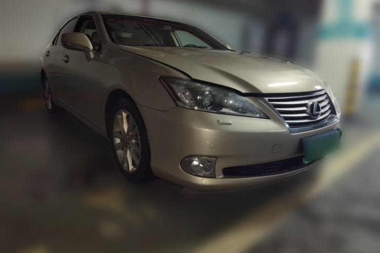 Used Lexus ES 2010 240 Elegant Edition Front Right 45 Deg