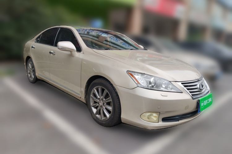 Used Lexus ES 2010 350 Elegant Edition Front Right 45 Deg