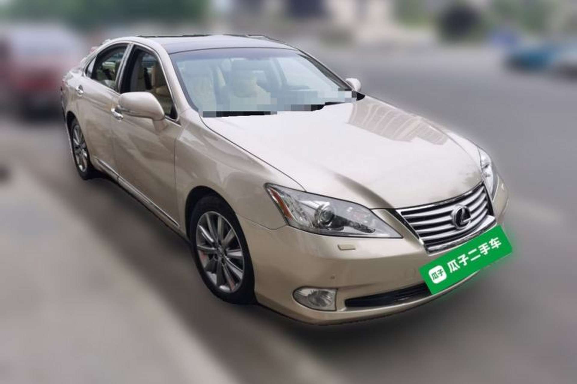 Used Lexus ES 2010 240 Luxury Edition Front Right 45 Deg