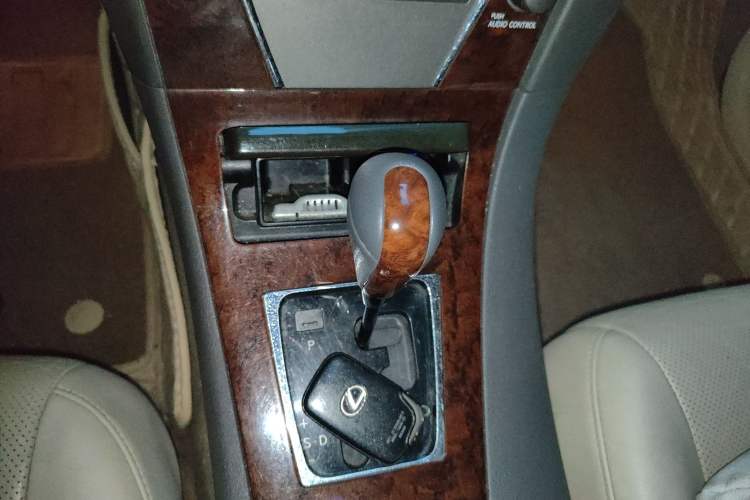 Used Lexus ES 2010 240 Elegant Edition Gear Lever