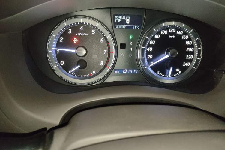 Used Lexus ES 2010 240 Elegant Edition Odometer Close Up