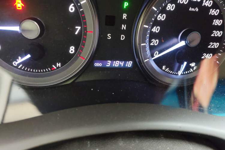 Used Lexus ES 2010 350 Elegant Edition Odometer Close Up