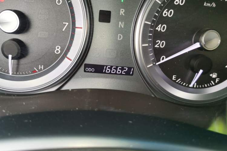 Used Lexus ES 2010 240 Luxury Edition Odometer Close Up