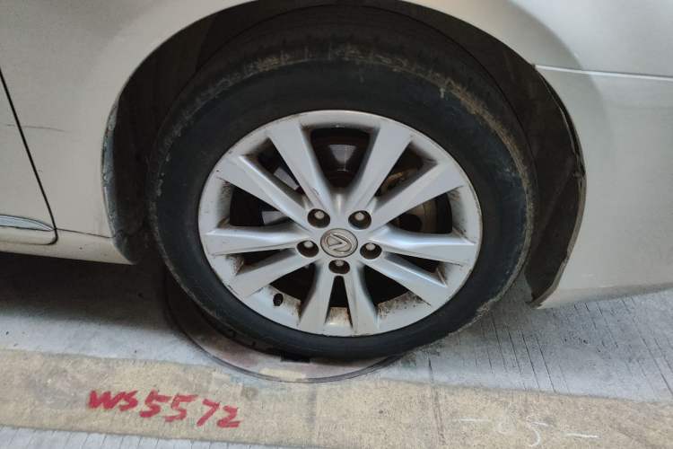 Used Lexus ES 2010 240 Elegant Edition Right Front Wheel Hub