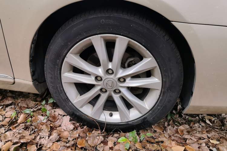 Used Lexus ES 2010 240 Elegant Edition Right Front Wheel Hub