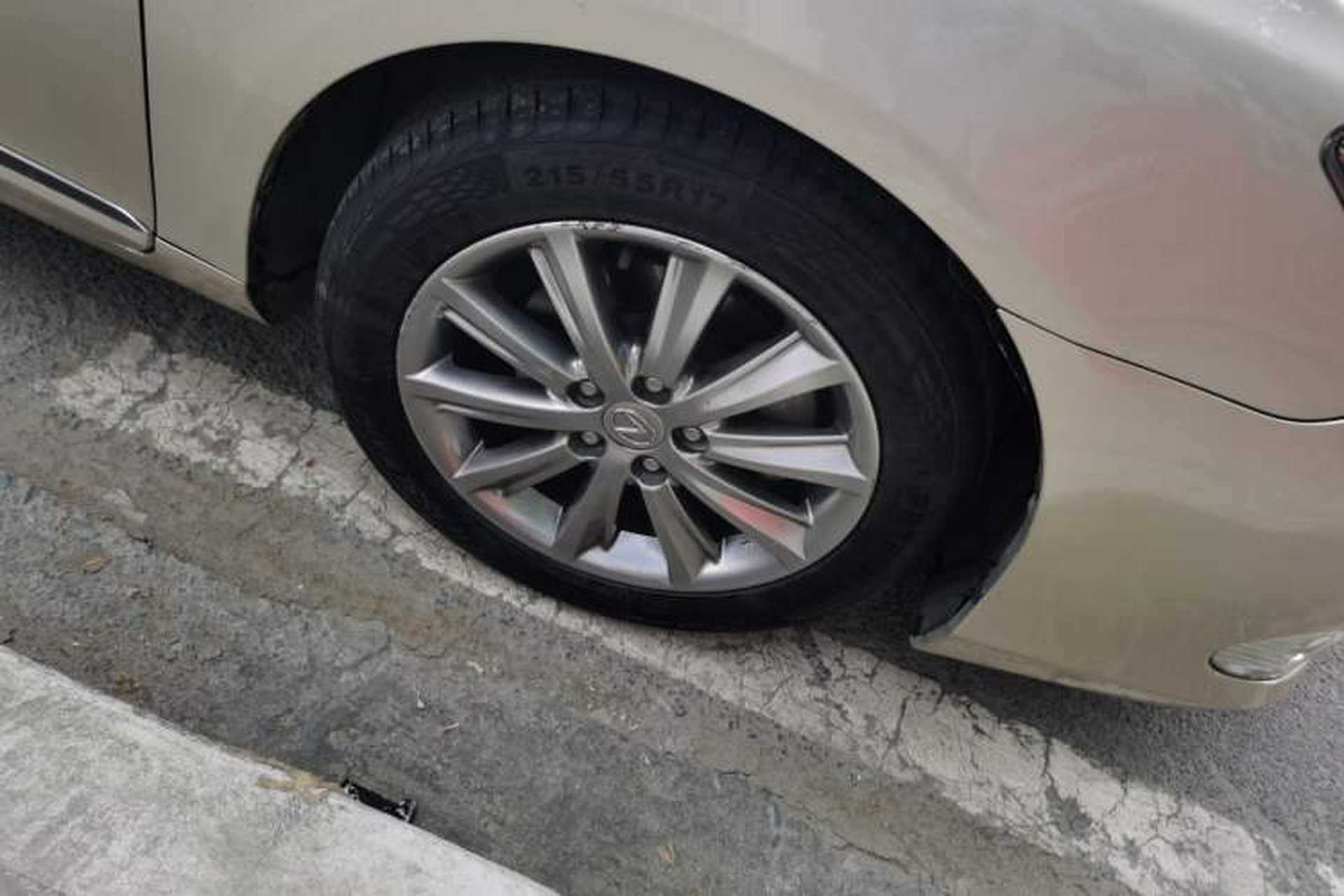 Used Lexus ES 2010 240 Luxury Edition Right Front Wheel Hub