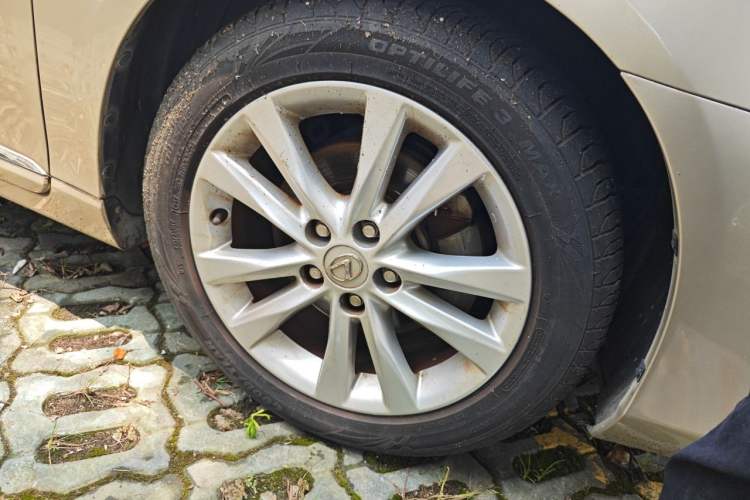 Used Lexus ES 2010 240 Elegant Edition Right Front Wheel Hub