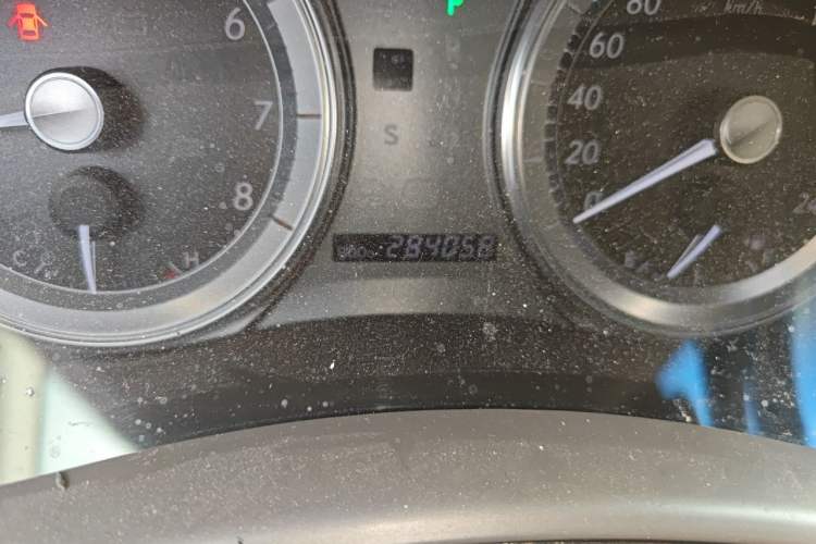 Used Lexus ES 2012 240 Special Limited Edition Odometer Close Up