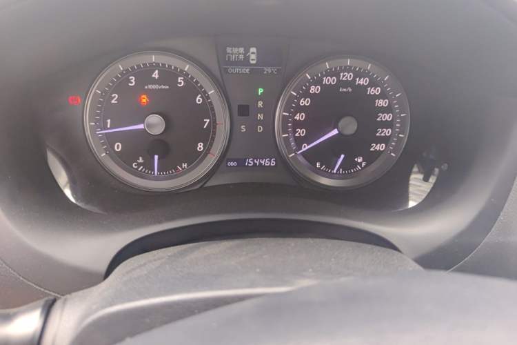 Used Lexus ES 2012 240 Special Limited Edition Odometer Close Up